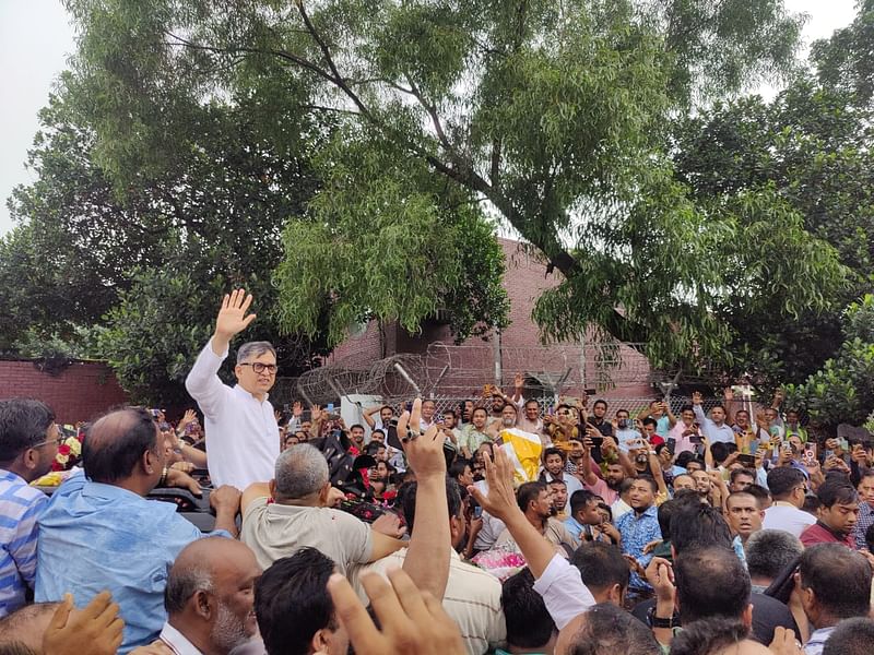 BNP leaders and activists welcome BNP standing committee member at the airport on 11 August.